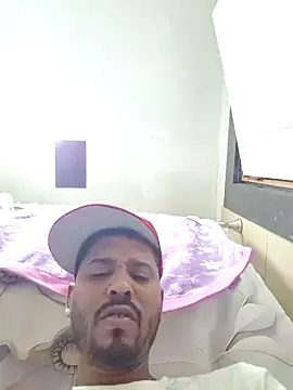 Snapshot of Danypeluche chatting on 09.18.25 Danypeluche online show from 09.18.25