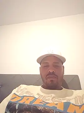 Snapshot of Danypeluche chatting on 11.02.25 Danypeluche online show from 11.02.25