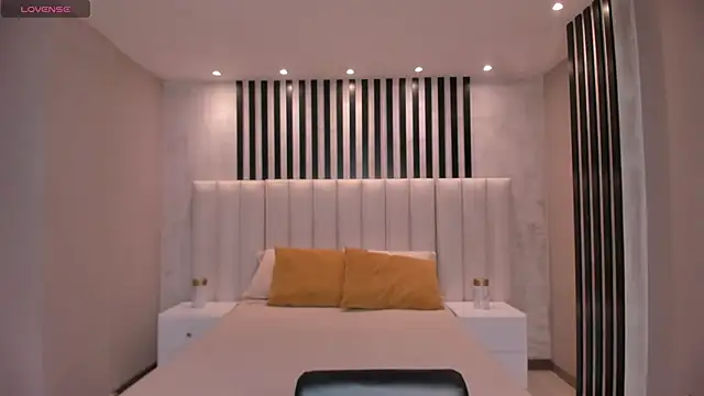 LeahNovac online show from 10.18.25