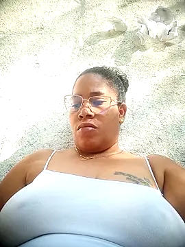 Big ass submissive online show from 12.17.25