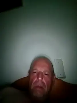 Snapshot of ulisestele chatting on 10.18.25 ulisestele online show from 10.18.25