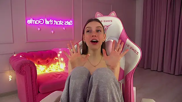 VeronicaVances online show from 12.17.25