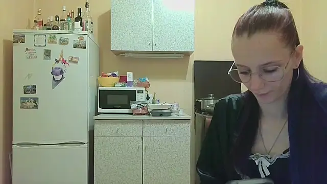 Lucy Divine online show from 09.27.25