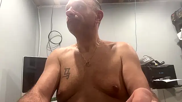 frankyjones8989 online show from 12.14.25