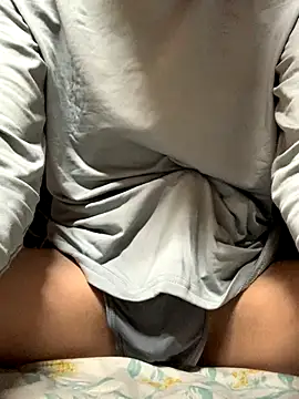 Snapshot of themloncuaem chatting on 10.30.25 themloncuaem online show from 10.30.25