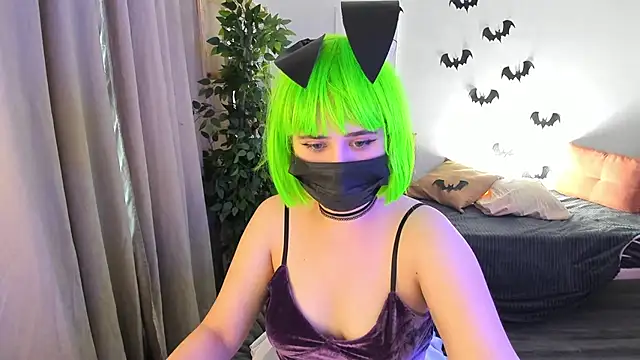 Snapshot of Alis_Platt chatting on 10.29.25 Alis Platt online show from 10.29.25