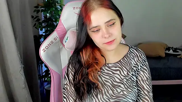 Snapshot of Alis_Platt chatting on 11.03.25 Alis Platt online show from 11.03.25