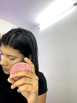 Snapshot of MaskedGirl_ chatting on 09.30.25 MaskedGirl  online show from 09.30.25