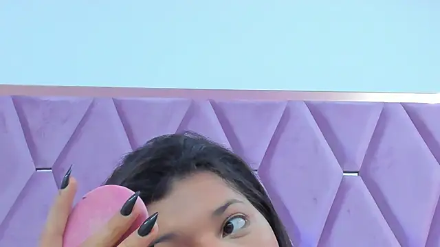 Snapshot of MaskedGirl_ chatting on 10.17.25 MaskedGirl  online show from 10.17.25