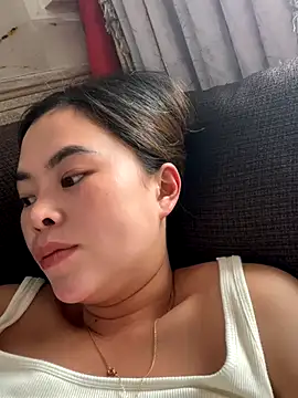 Snapshot of han-cute chatting on 09.13.25 han-cute online show from 09.13.25