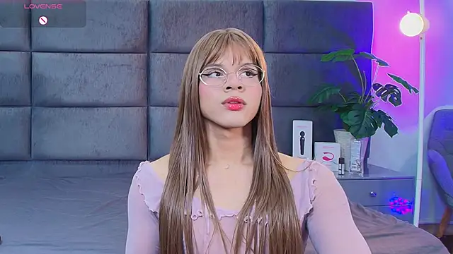 Slenna Moon online show from 04.17.26