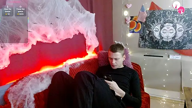 Xavier Night81 online show from 10.28.25