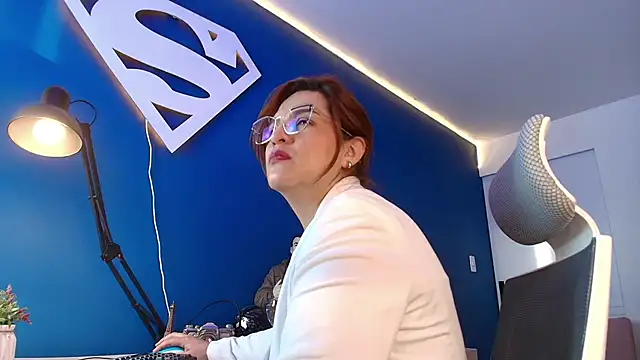 Skylar  Desire online show from 11.04.25