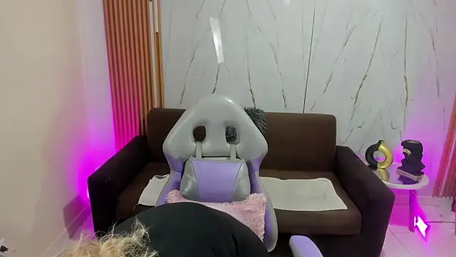 Juanitarubia online show from 12.05.25