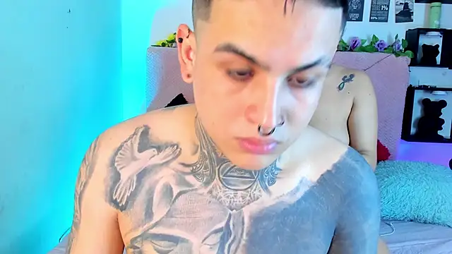 Sarahandzack online show from 11.16.25