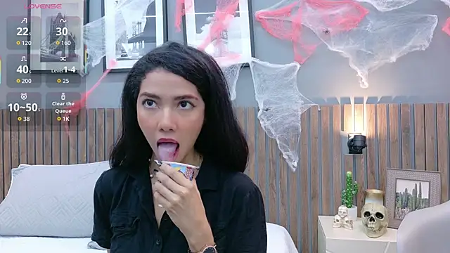 luna roja25 online show from 10.16.25