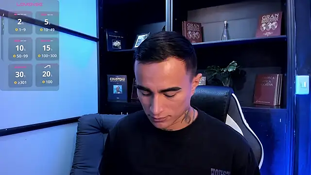 Snapshot of LiamDeep chatting on 09.20.25 LiamDeep online show from 09.20.25