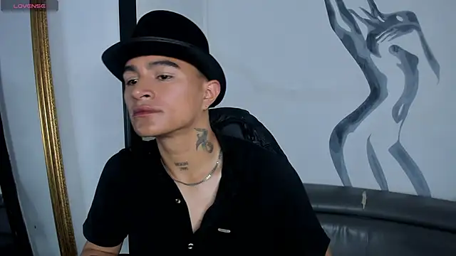 Snapshot of LiamDeep chatting on 09.26.25 LiamDeep online show from 09.26.25