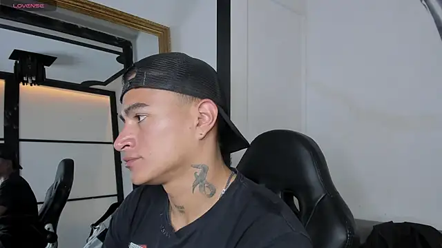 Snapshot of LiamDeep chatting on 09.27.25 LiamDeep online show from 09.27.25