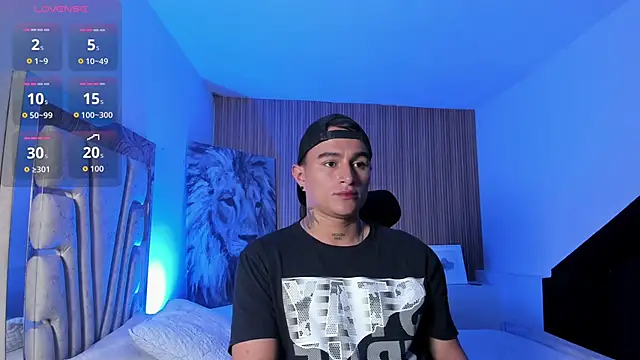 Snapshot of LiamDeep chatting on 10.10.25 LiamDeep online show from 10.10.25