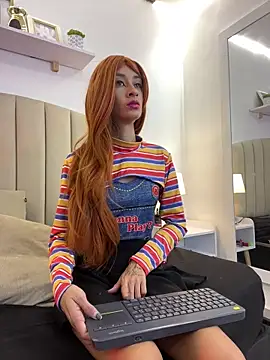 Snapshot of SunshineLizzy chatting on 10.31.25 SunshineLizzy online show from 10.31.25