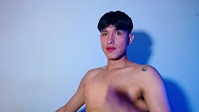 Snapshot of rowanbigboy23 chatting on 11.16.25 rowanbigboy23 online show from 11.16.25