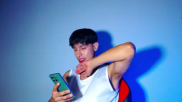 Snapshot of rowanbigboy23 chatting on 11.28.25 rowanbigboy23 online show from 11.28.25