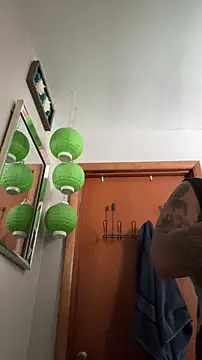 Snapshot of Lunablu13 chatting on 12.05.25 Lunablu13 online show from 12.05.25