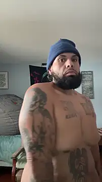 Snapshot of Lunablu13 chatting on 12.13.25 Lunablu13 online show from 12.13.25