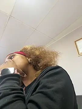 Snapshot of 031bubbles chatting on 10.10.25 031bubbles online show from 10.10.25