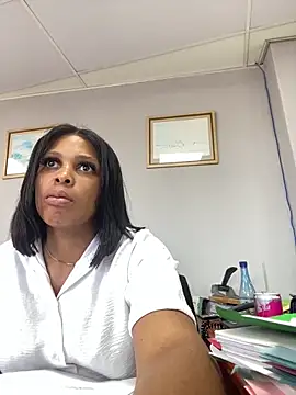 Snapshot of 031bubbles chatting on 12.17.25 031bubbles online show from 12.17.25