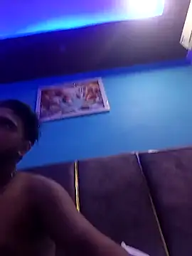 romantic couple1 online show from 09.18.25