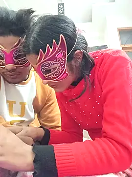 romantic couple1 online show from 11.24.25