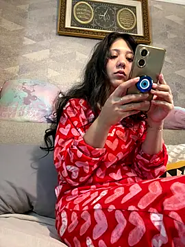 PrincessYYara online show from 10.11.25