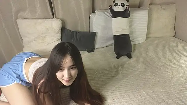 Snapshot of SakuraVelvet chatting on 09.17.25 SakuraVelvet online show from 09.17.25