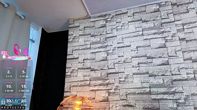 Kiara Zahiri   online show from 11.27.25