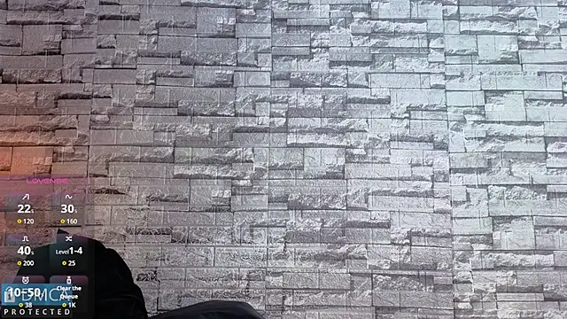 Kiara Zahiri   online show from 12.04.25