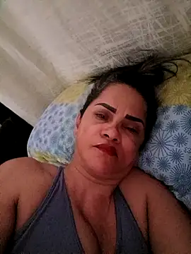 Snapshot of mariangellive chatting on 10.25.25 mariangellive online show from 10.25.25