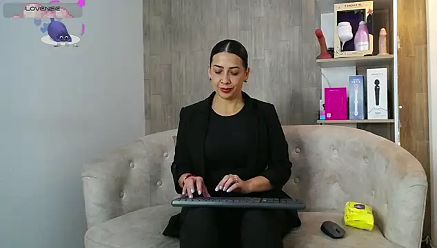 cortney tayler online show from 12.15.25