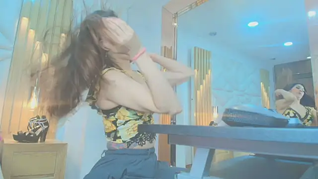 Rose Nichols online show from 11.02.25