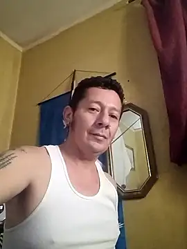 Snapshot of tonder69 chatting on 11.12.25 tonder69 online show from 11.12.25