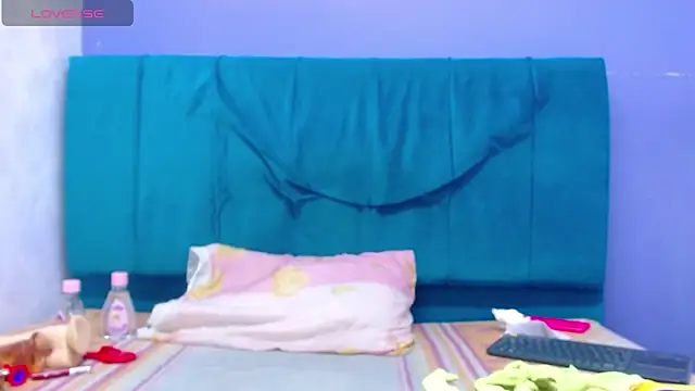 andrealopezcm101 online show from 04.17.26