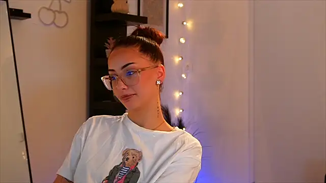 Naomii20   online show from 11.07.25