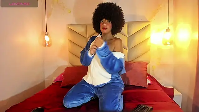 SheyLopez online show from 10.30.25