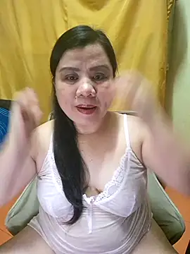 hotlyn45 online show from 10.16.25