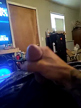 Snapshot of Wolfyking95 chatting on 09.21.25 Wolfyking95 online show from 09.21.25