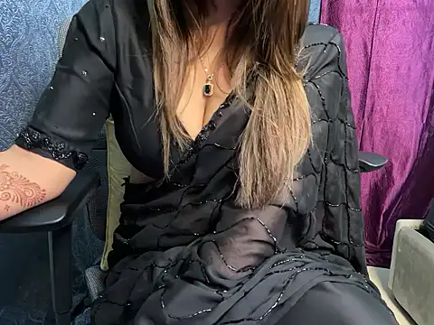 YoursSuku online show from 10.15.25