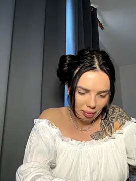 Snapshot of -RAHELA- chatting on 10.26.25 -RAHELA- online show from 10.26.25