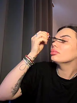 Snapshot of -RAHELA- chatting on 11.14.25 -RAHELA- online show from 11.14.25