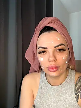 Snapshot of -RAHELA- chatting on 11.17.25 -RAHELA- online show from 11.17.25